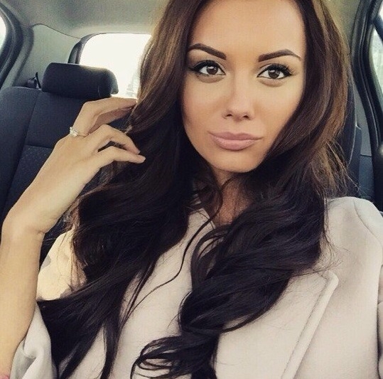 Живу в Москве 🌃 и знаю все его сокровенные уголки. Моя нежность и чувственность не оставит тебя равнодушным. У меня есть фото, чтобы ты мог оценить мою красоту и сексуальность. 📷
Мои услуги охватывают все, что ты только пожелаешь. 🌟 Я могу предложить тебе незабываемые массажи, экзотические танцы и многое другое. Я заботлива и умею прислушиваться к твоим желаниям. Мои руки могут доставить тебе истинное блаженство, а мои губы окутать тебя нежностью и страстью. 🔥
Отзывы моих клиентов говорят сами за себя. Высокая оценка моих услуг и способности превратить встречу в незабываемое путешествие оставляют людей полностью удовлетворенными. 🔝
Так что, если ты хочешь наслаждаться незабываемыми моментами в Москве, обращайся ко мне. Я гарантирую, что наше свидание станет по-настоящему особенным и оставит неизгладимое впечатление. 🌹💫 Регина